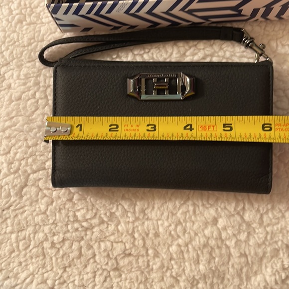 NEW,  Rebecca Minkoff love lock wristlet for iPhone X. - Picture 6 of 7